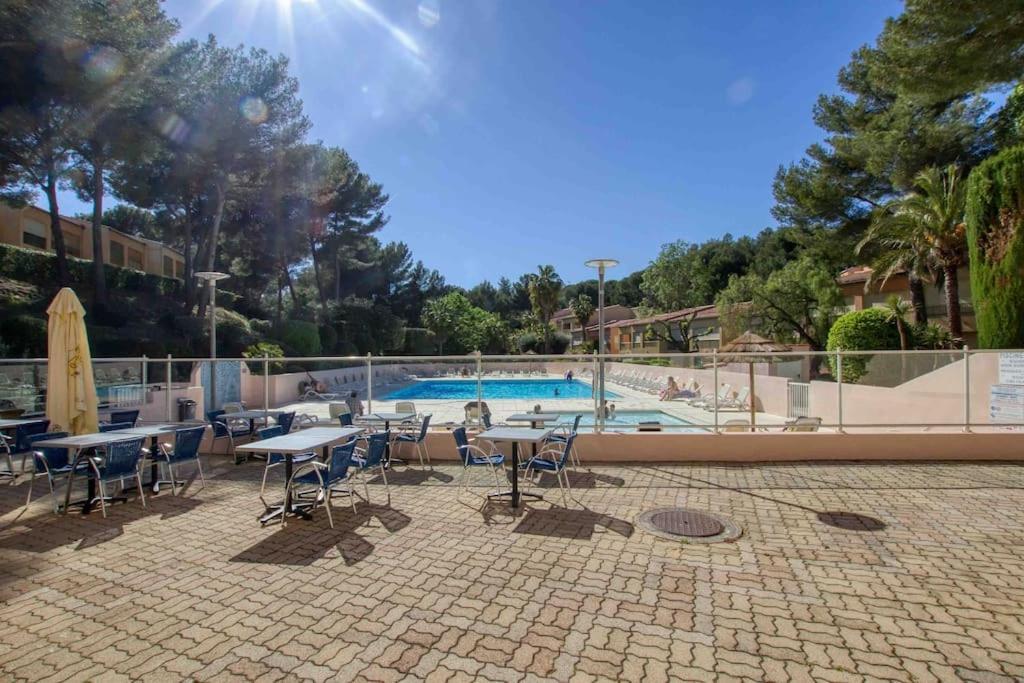Appartement Piscine Tennis Acces Prive Plage Joia Санарі-сюр-Мер Екстер'єр фото